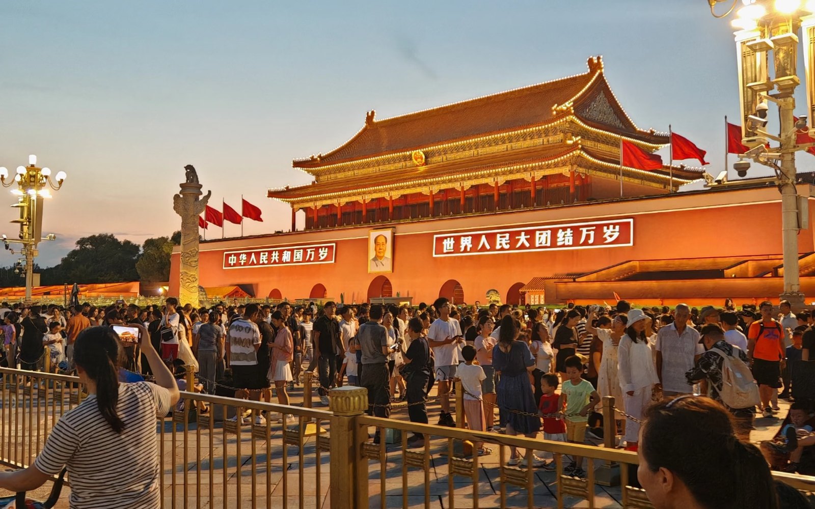 Beijing Central Axis Night Walk (2hours,20:00-22:00)